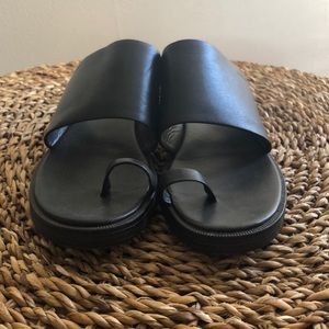 Vagabond Black Leather Slides-size 8 Almost new!